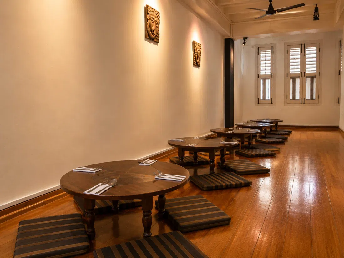 Lagnaa Barefoot Dining, Singapura