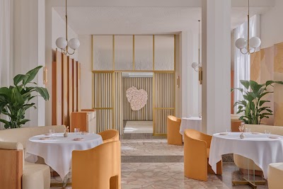 Odette, Singapore